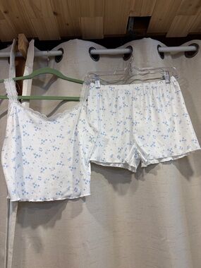 Soft Floral Lace-Trim Cami & Shorts Sleep Set - White with Light Blue Floral